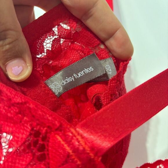 NWT Daisy Fuentes Womens Push Up Bra 42D Red Light Padded Underwire Lace Overlay - Picture 7 of 7